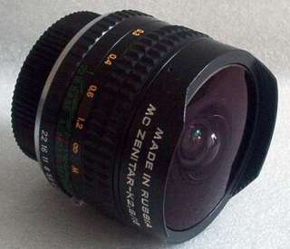 The lens has an automatic jumping diaphragm that adjusts with the 