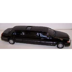  Kinsmart 1/38 Scale Diecast 1999 Lincoln Town Car Stretch 
