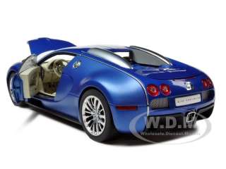   model car of Bugatti EB Veyron 16.4 Bleu Centenaire 2009 by Autoart