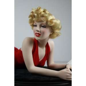  Franklin Mint Marilyn MonroeTM Porcelain Portrait Doll 