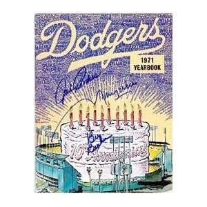 1971 Los Angeles Dodgers autographed Yearbook (Bill Buckner Maury 