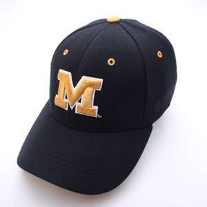   of Michigan Wolverines Fitted Hat Cap Lid Size 7 