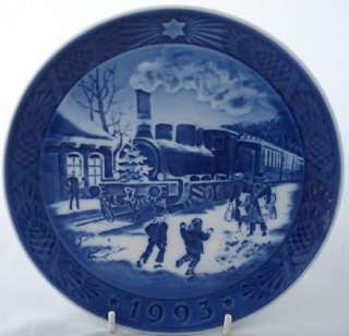  the title of the 1993 royal copenhagen christmas plate featuring a man