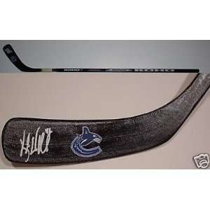  Kyle Wellwood Autographed Stick   Vancouver Canucks Proof 