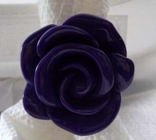 CHUNKY PURPLE LUCITE ROSE FLOWER COCKTAIL RING, NEW  