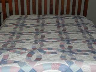 Gorgeous Hand Made Amish Wedding Ring Pattern Queen size quilt  