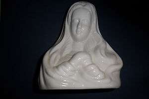 Vintage White Virgin Mary Staue/Figurine ceramic porcelain  