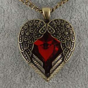 Pretty Vintage Red Crystal Heart Wings Pendants necklace.  
