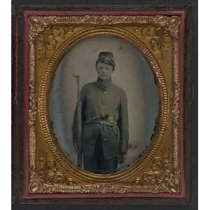   in Union uniform with bayoneted musket,knife,revolver