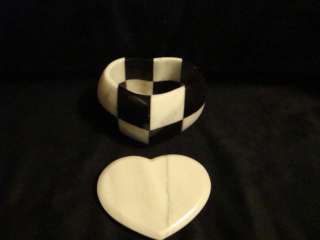 Onyx Tellez Tecali Puebla Mexico Stone Heart Box & Lid  