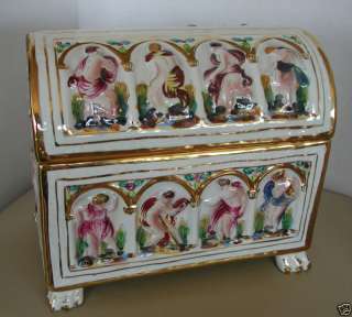 VINTAGE CAPODIMONTE ITALY DOMED JEWELRY BOX W/ NYMPHS  