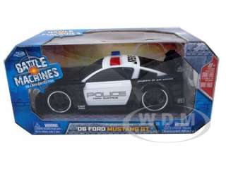 Brand new 124 scale diecast car model of 2006 Ford Mustang GT Police 