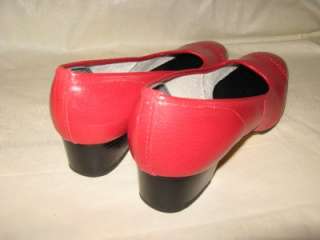 VTG 70s COBBLERS RED LEATHER PUNCHED TOE PUMPS USA 8.5  