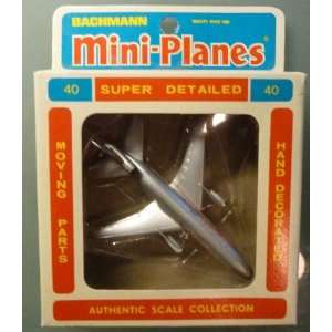  Bachmann   Mini Planes   Douglas DC 10 