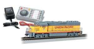 Bachmann HO Ez COMMAND DCC CONTROLLER and GP40 UP 44924  