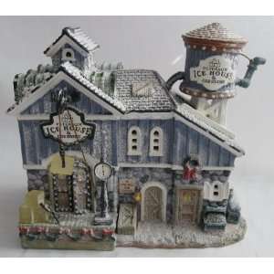  2005 Lemax Peterson Ice House Porcelain Lighted House 