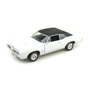  1968 Pontiac GTO 1/24 White Toys & Games