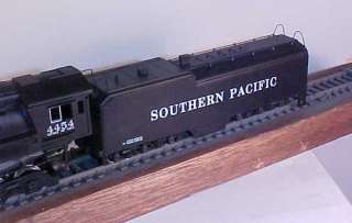 Bachmann Plus Southern Pacific GS4 4 8 4 War Baby Steam Engine   Boxed 