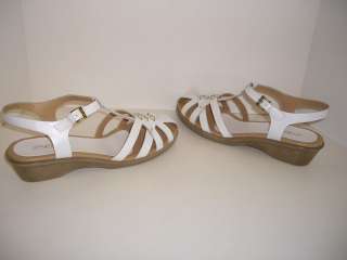 EASY SPIRIT Womens Shoes White Leather Sandals Size 9W  