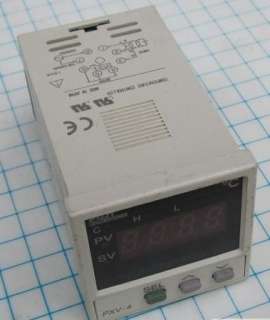 Fuji PXV 4 PXV4 PXV4TAY2 0Y100 Temperature Controller  