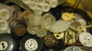   ANTIQUE VINTAGE MIXED BUTTON BUTTONS LOT 1 DAY SCROLL DOWN FOR PICS
