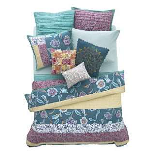 duvets bedskirts pillows mattress toppers quilts blankets throws 