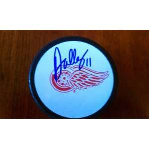    Dan Cleary Detroit Red Wings Autographed Puck 