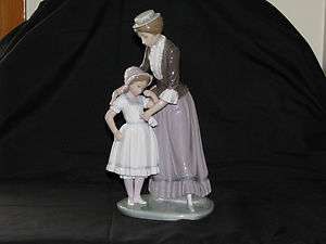 Lladro Porcelain Figurine Solace Mother Comforting Daughter MINT no 