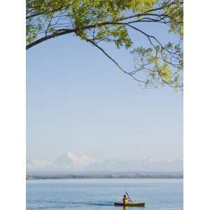  Kayaking on Lake Benmore with Aoraki (Mount Cook), South 