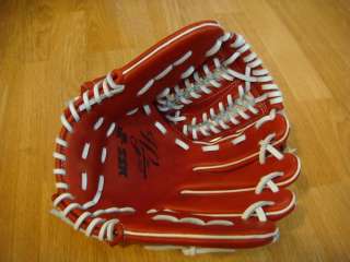 SSK Wingfield 12 Fielder Baseball Glove Red RHT Pro  